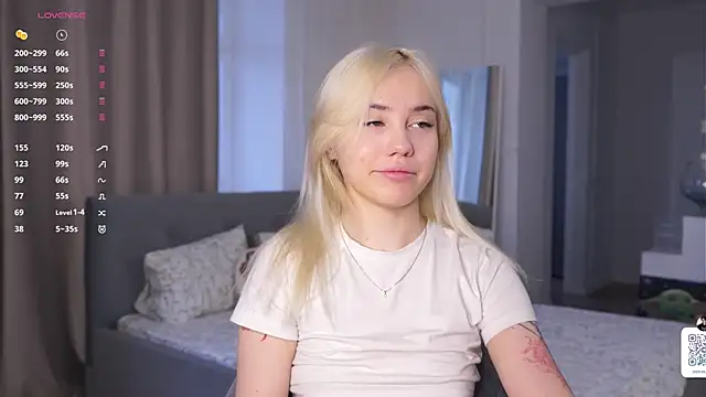 Snapshot of LilianBenskin chatting on November 15, 5:38 am LilianBenskin online show from November 15, 5:38 am