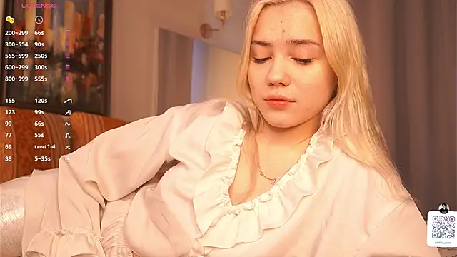 Snapshot of LilianBenskin chatting on November 21, 6:01 am LilianBenskin online show from November 21, 6:01 am