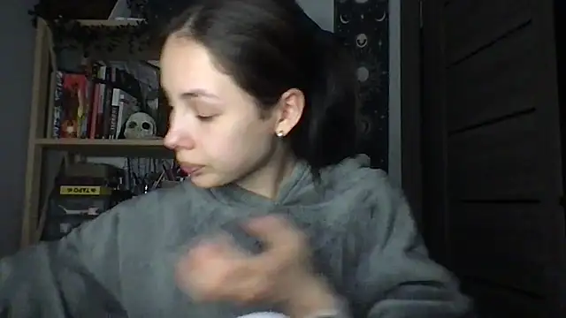 Yuna5343 online show from February 6, 8:45 pm