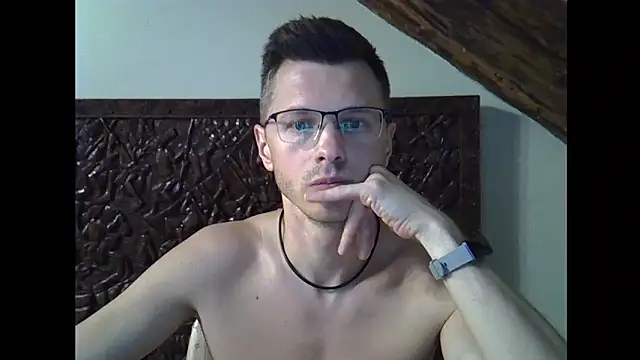 BehindBlueEyesss online show from October 6, 8:06 pm