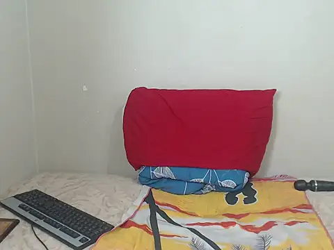  SweetLips  online show from April 19, 6:10 pm