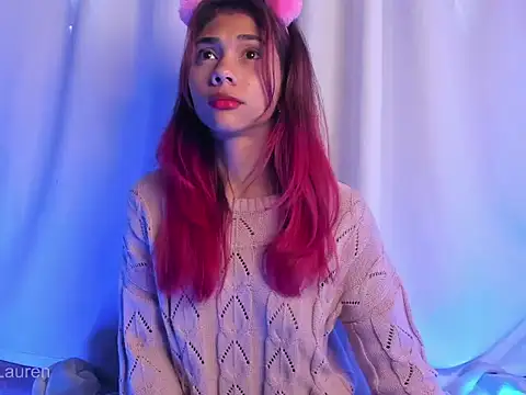 Snapshot of Laurenn_2 chatting on October 16, 5:25 pm Laurenn 2 online show from October 16, 5:25 pm