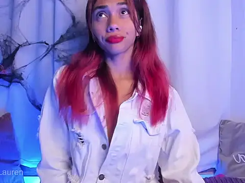 Snapshot of Laurenn_2 chatting on October 25, 4:20 am Laurenn 2 online show from October 25, 4:20 am