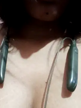 Snapshot of kaviyaponnu0987 chatting on November 2, 10:39 am kaviyaponnu0987 online show from November 2, 10:39 am