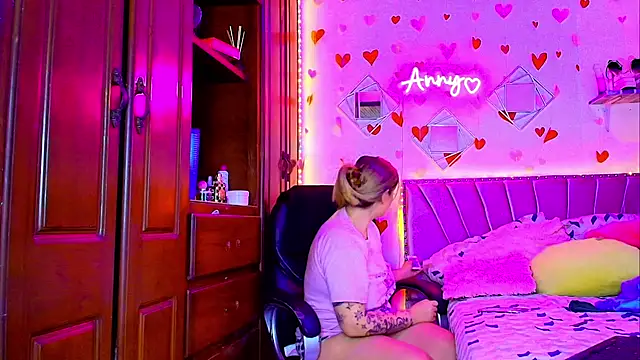 Anny Hurtado online show from December 16, 6:29 am