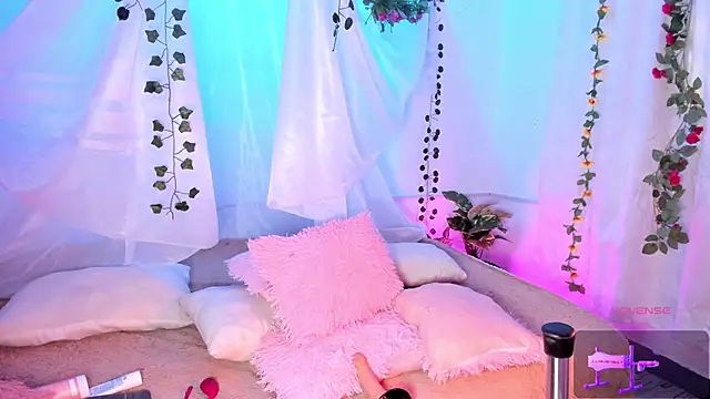 Lolalewis777 online show from February 6, 2:42 pm