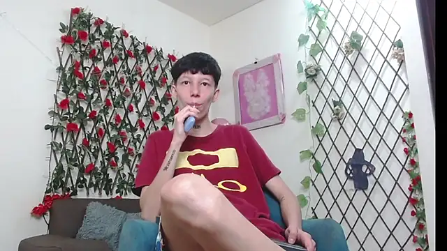 LiamBrown09 online show from April 22, 8:21 pm