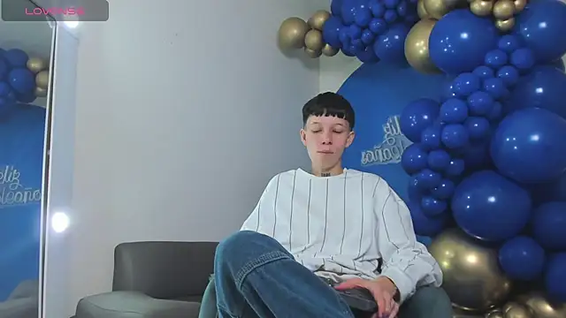 LiamBrown09 online show from June 6, 7:51 pm