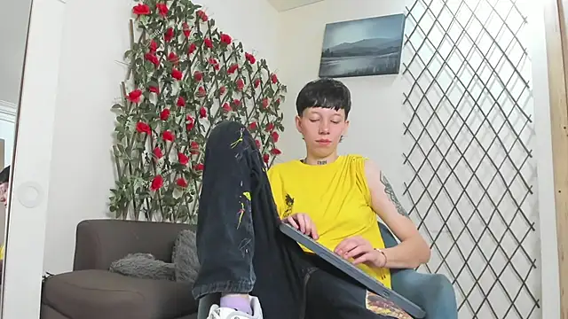 LiamBrown09 online show from June 24, 7:24 pm