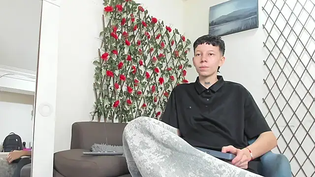 LiamBrown09 online show from July 11, 7:27 pm