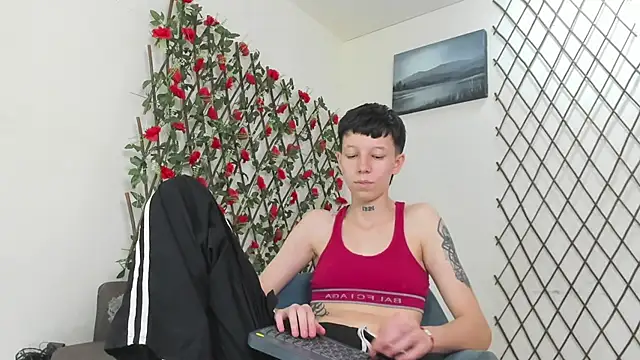 LiamBrown09 online show from July 20, 8:55 pm
