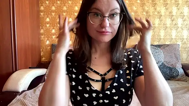 Snapshot of mia_shine_bright_wow chatting on December 1, 4:06 am mia shine bright wow online show from December 1, 4:06 am