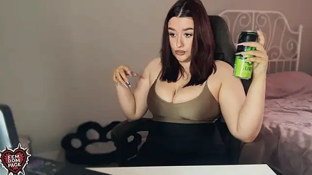 Snapshot of MissAdena chatting on March 7, 10:56 am MissAdena online show from March 7, 10:56 am