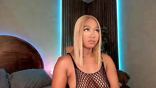 alisonn moon online show from November 18, 10:47 pm