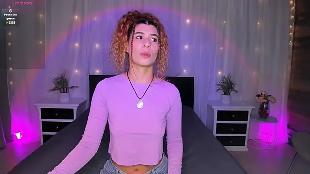 Evolet Bee online show from September 16, 2:07 pm