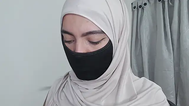 jade nassar online show from February 26, 8:41 pm