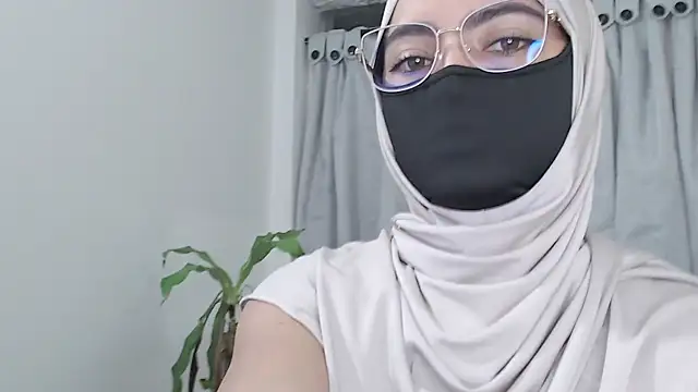 jade nassar online show from March 9, 8:57 pm