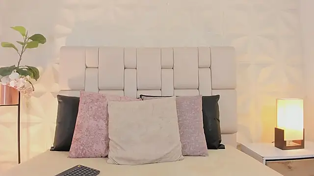 scarlettadams   online show from November 18, 12:42 pm