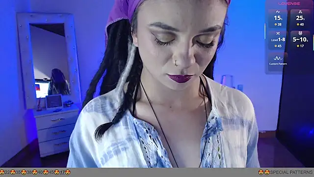 elapetitie online show from November 11, 5:40 am