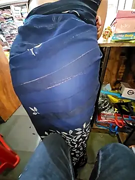 Snapshot of indianhotwife639 chatting on December 5, 5:49 am indianhotwife639 online show from December 5, 5:49 am