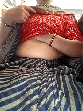 indianhotwife639 online show from December 15, 7:12 am