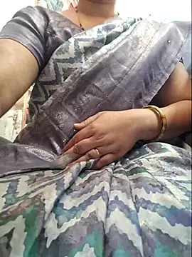 indianhotwife639 online show from April 24, 5:10 am