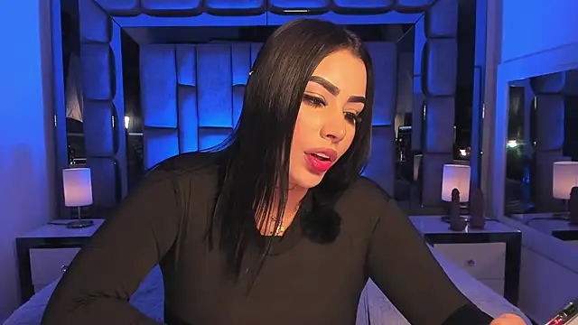 MaddyGray  online show from January 9, 7:15 pm