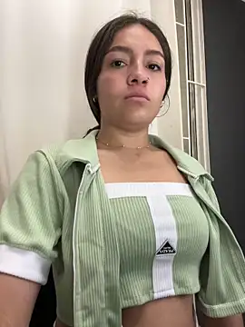 Alyha Cortes online show from October 1, 1:28 pm