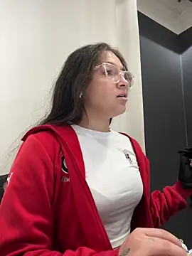 Alyha Cortes online show from November 14, 12:26 pm