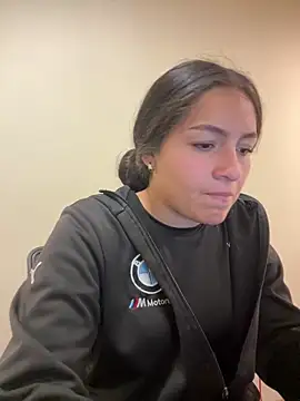 Alyha Cortes online show from March 9, 1:37 pm