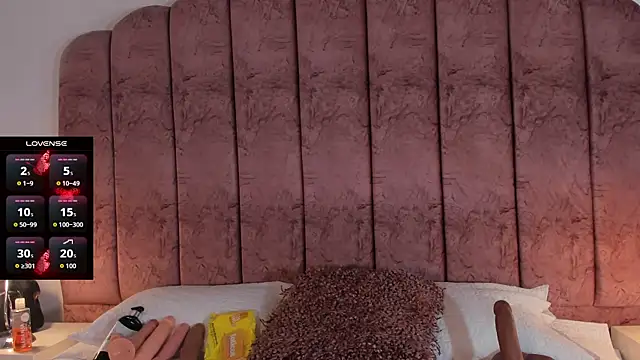 ValeskaZuev1 online show from October 9, 7:01 pm