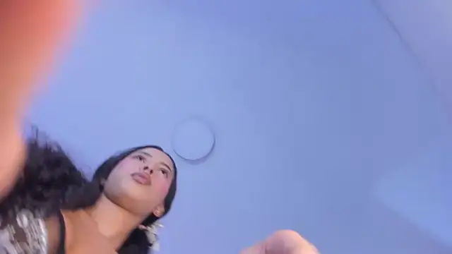 Snapshot of NoahPerez chatting on November 10, 3:38 am NoahPerez online show from November 10, 3:38 am