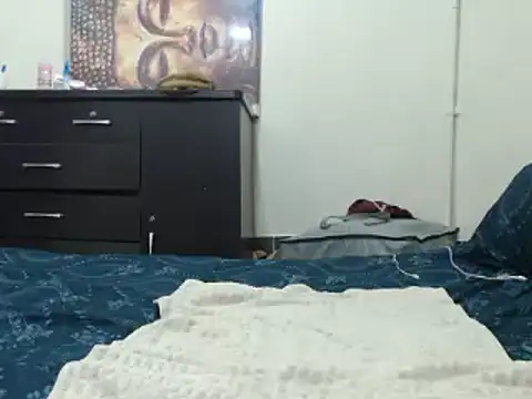 Snapshot of VoluptuousXX5 chatting on October 10, 4:55 am VoluptuousXX5 online show from October 10, 4:55 am