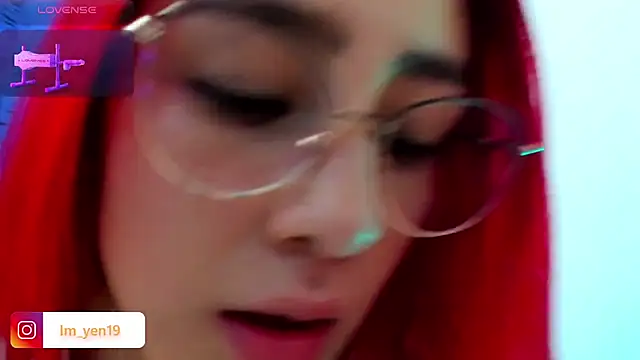 Snapshot of adahraa_younng chatting on September 13, 11:26 pm adahraa younng online show from September 13, 11:26 pm