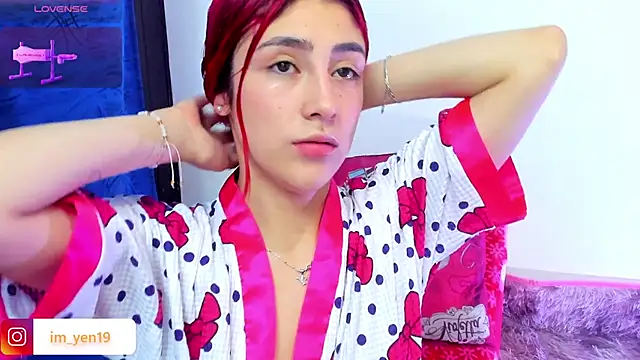 Snapshot of adahraa_younng chatting on September 26, 4:05 am adahraa younng online show from September 26, 4:05 am