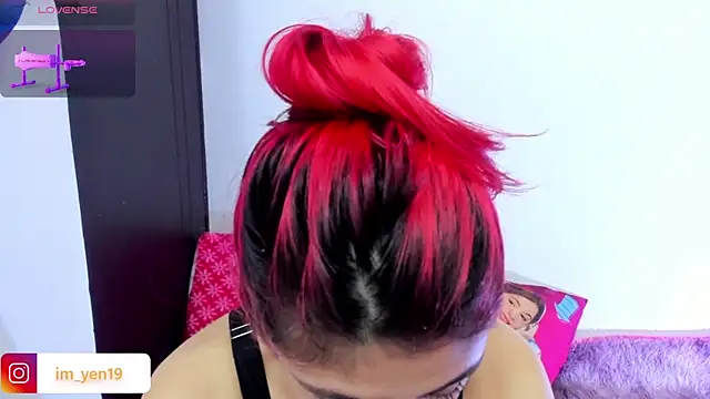 Snapshot of adahraa_younng chatting on October 20, 10:54 pm adahraa younng online show from October 20, 10:54 pm