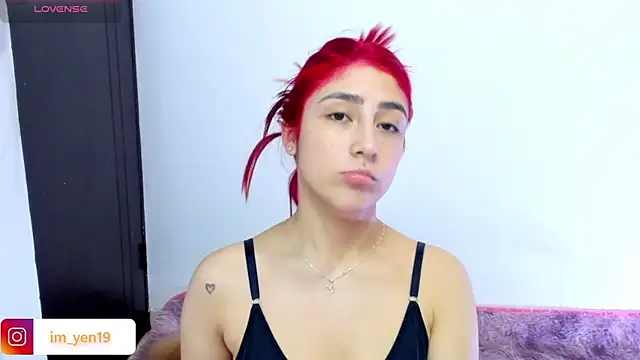 Snapshot of adahraa_younng chatting on October 24, 10:39 pm adahraa younng online show from October 24, 10:39 pm