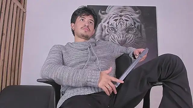 Snapshot of DimitriDeluxe chatting on October 16, 7:48 pm DimitriDeluxe online show from October 16, 7:48 pm