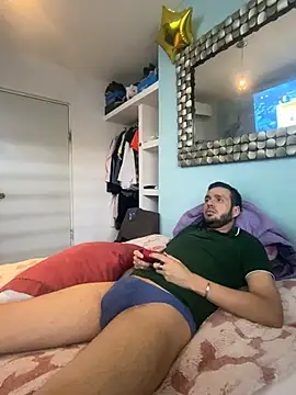 Alexitho25 online show from July 5, 8:05 pm