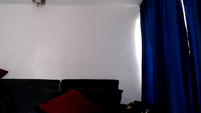 Snapshot of evilheart_69 chatting on October 24, 4:36 pm evilheart 69 online show from October 24, 4:36 pm