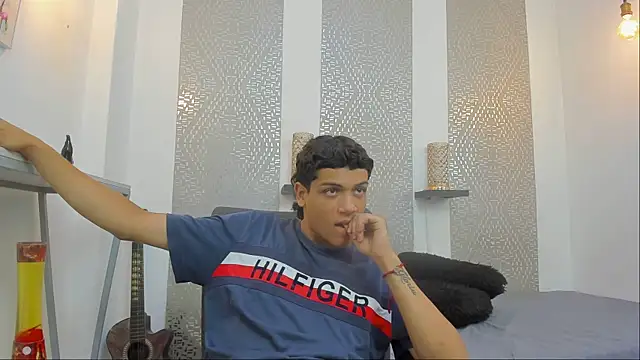 Snapshot of kinky_spice69 chatting on September 20, 7:26 pm kinky spice69 online show from September 20, 7:26 pm