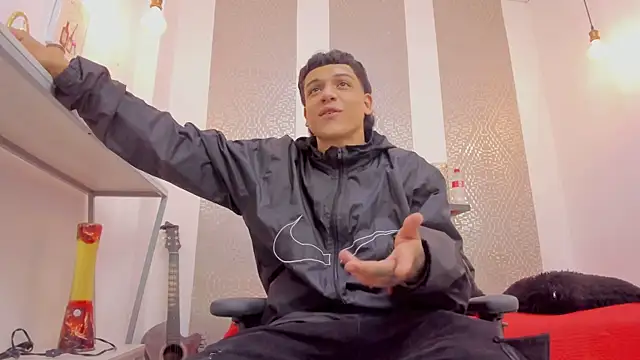 Snapshot of kinky_spice69 chatting on September 27, 11:04 am kinky spice69 online show from September 27, 11:04 am