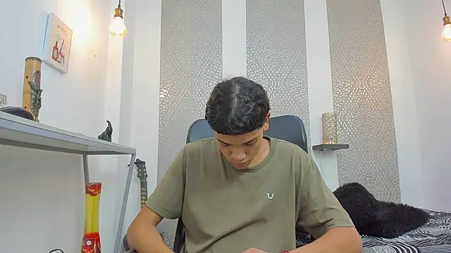 Snapshot of kinky_spice69 chatting on October 1, 7:31 pm kinky spice69 online show from October 1, 7:31 pm