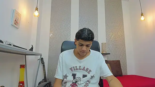 Snapshot of kinky_spice69 chatting on October 14, 12:06 pm kinky spice69 online show from October 14, 12:06 pm