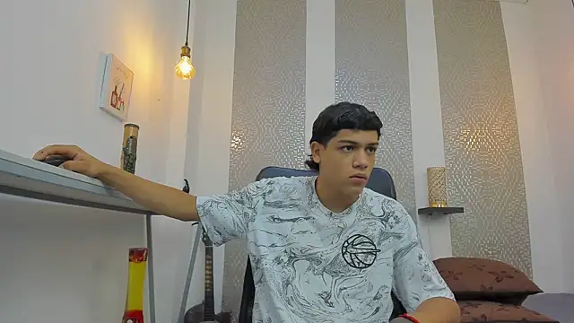 Snapshot of kinky_spice69 chatting on October 17, 12:52 pm kinky spice69 online show from October 17, 12:52 pm