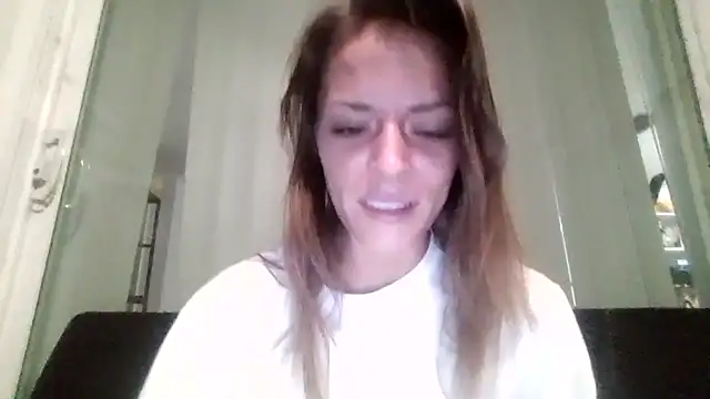 Snapshot of LaylaRainVIP chatting on September 14, 2:33 am LaylaRainVIP online show from September 14, 2:33 am