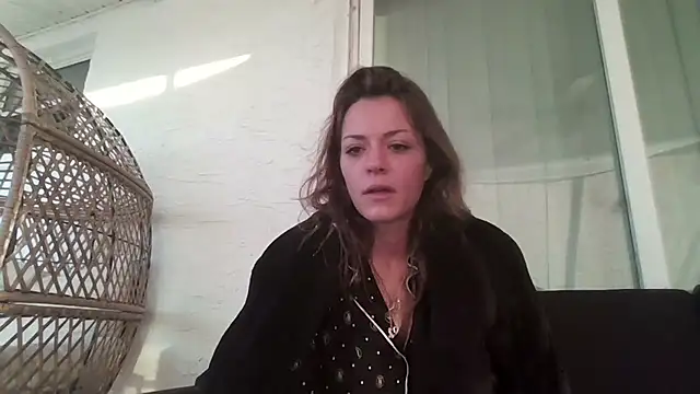 Snapshot of LaylaRainVIP chatting on December 14, 10:03 pm LaylaRainVIP online show from December 14, 10:03 pm