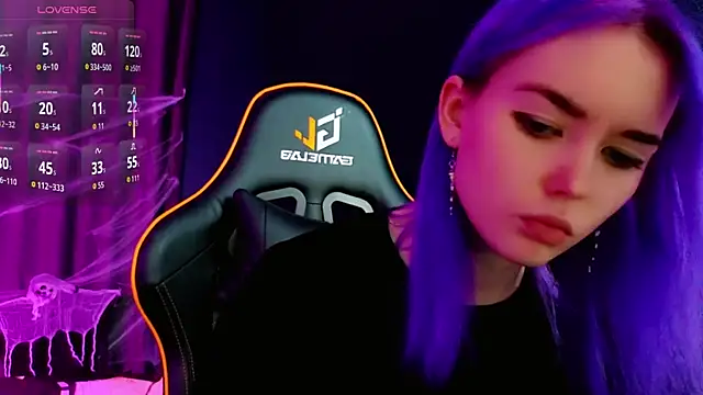 Kiara Dream online show from November 3, 9:05 pm