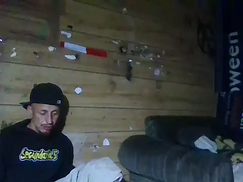 Snapshot of Enano63no chatting on October 20, 10:16 am Enano63no online show from October 20, 10:16 am