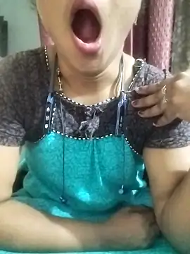 Snapshot of Varsha21 chatting on March 3, 6:08 am Varsha21 online show from March 3, 6:08 am